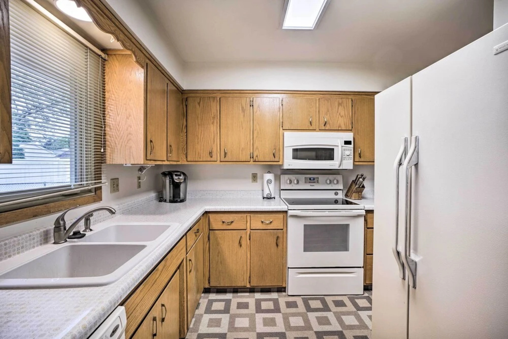 Charming Rochester Home - 2 Mi to Mayo Clinic!