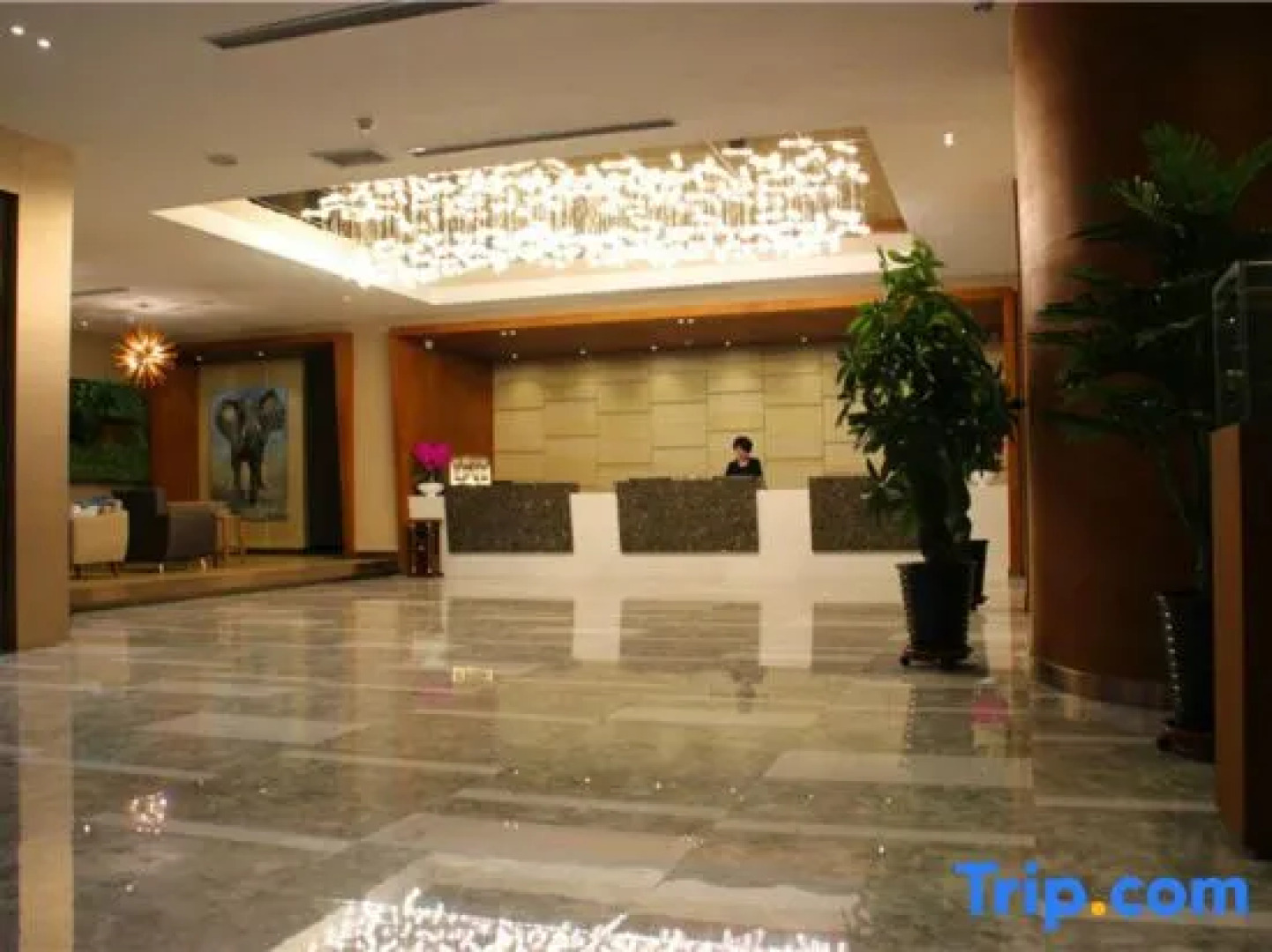 Yiju Fashion Hotel (Wuwei Railway Station Pedestrian Street)