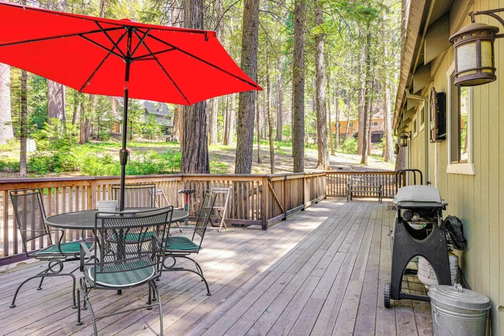 Cabin w/ Deck & Fire Pit in Blue Lake Springs!