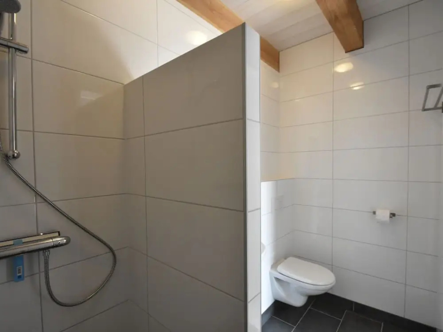 Spacious 2 Person Apartment On The Coast Of Noord Holland Province