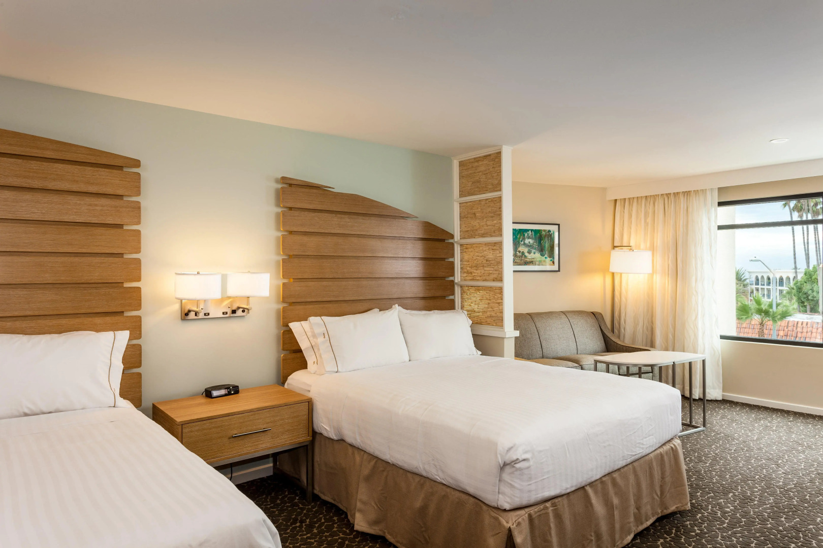 Holiday Inn Express & Suites La Jolla – Windansea Beach by IHG