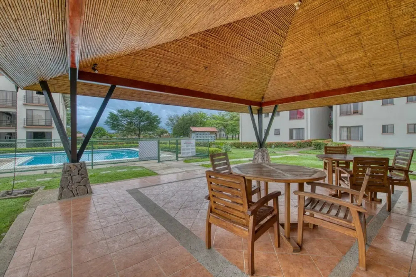 Golden Getaway Apartments