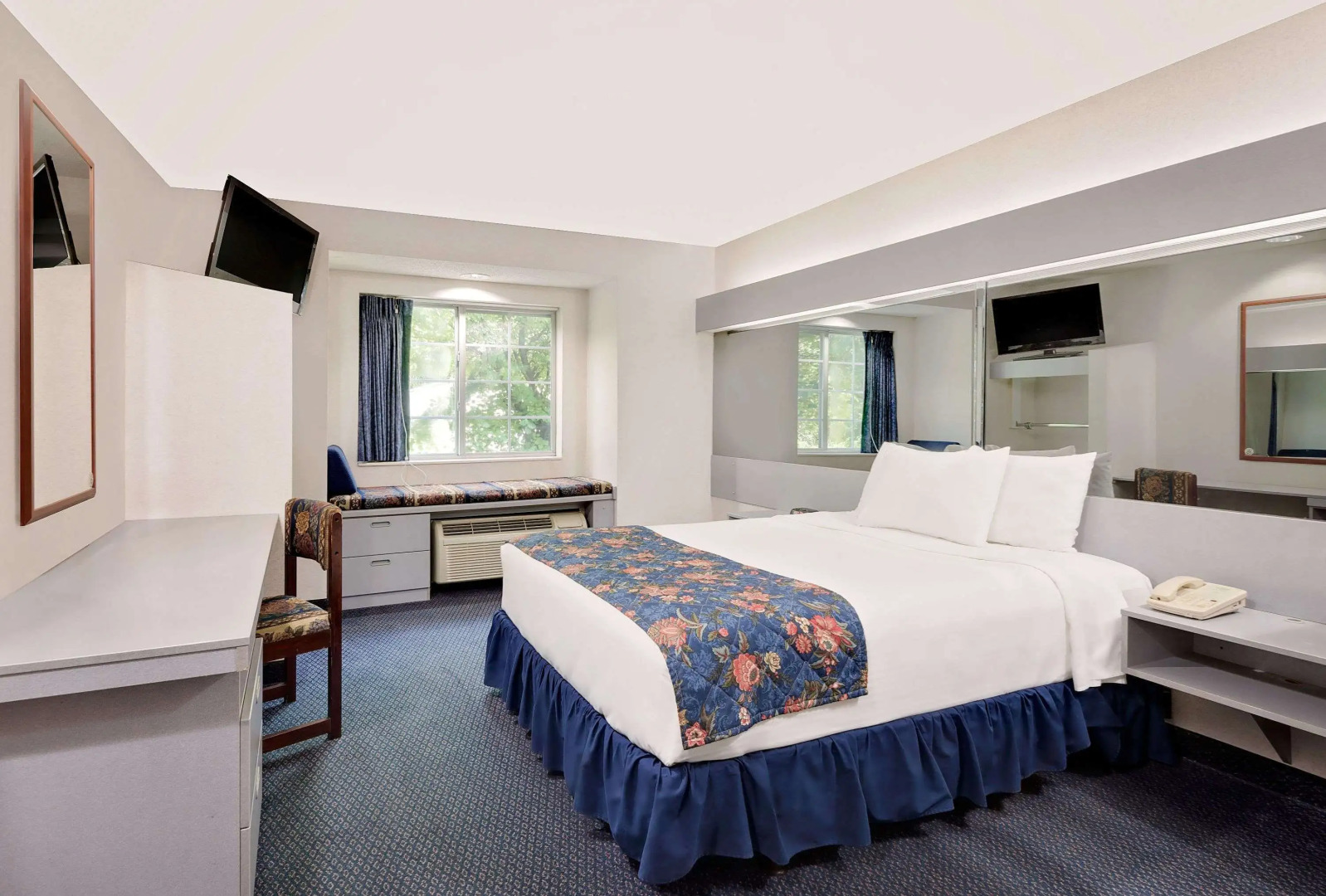 Microtel Inn & Suites by Wyndham Hagerstown by I-81