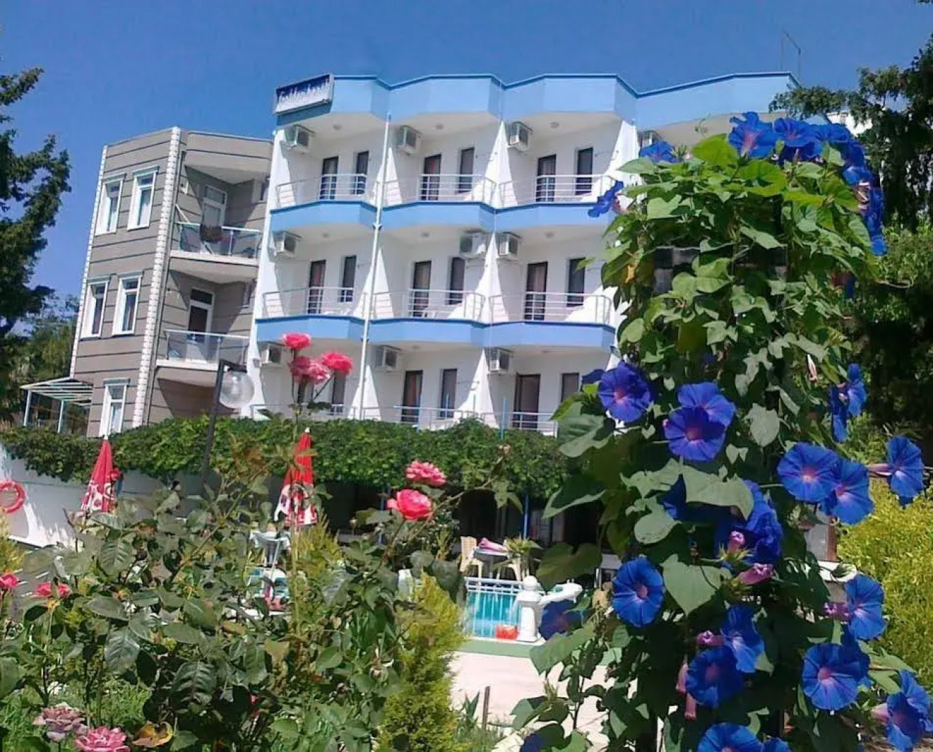 Golden Beach Hotel