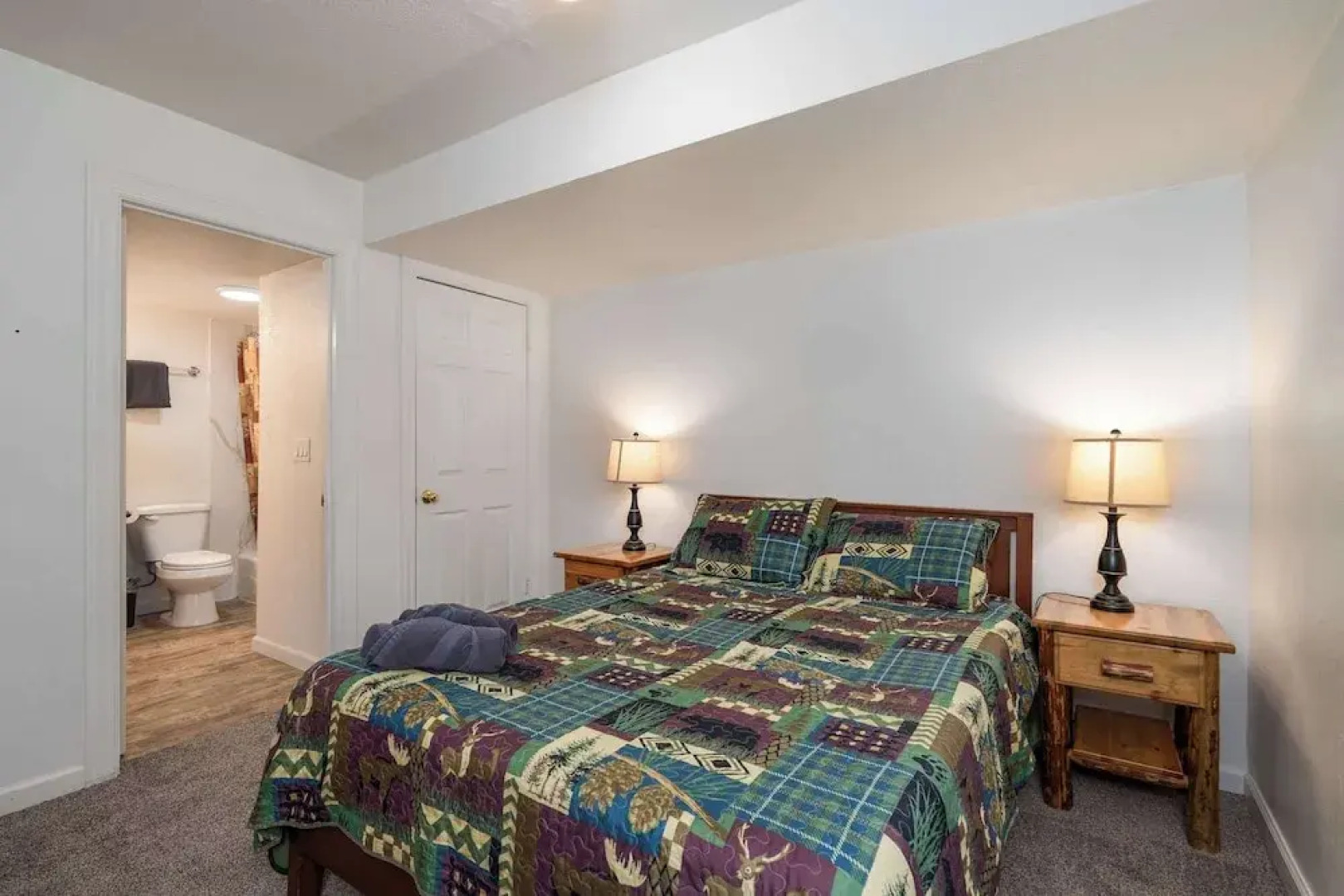 Yosemite Aviary and Quail Within Yosemite - 2 Separate Units, Up To 14 Guests!