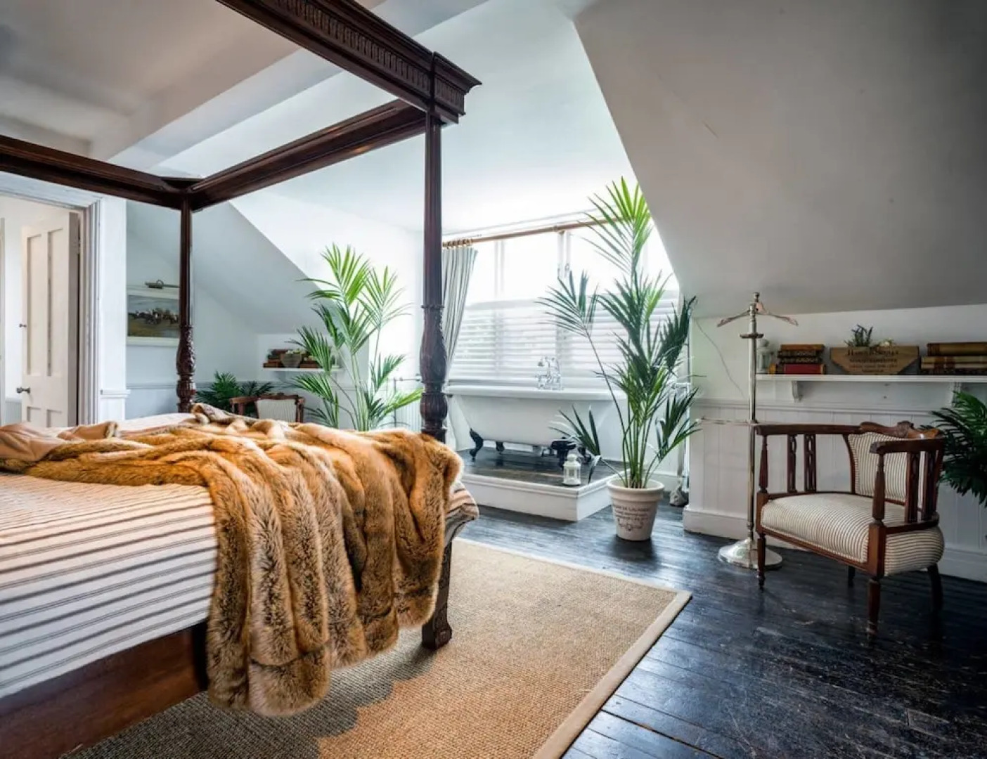 Captain's House / 9-bed Home on Osea Island, Essex