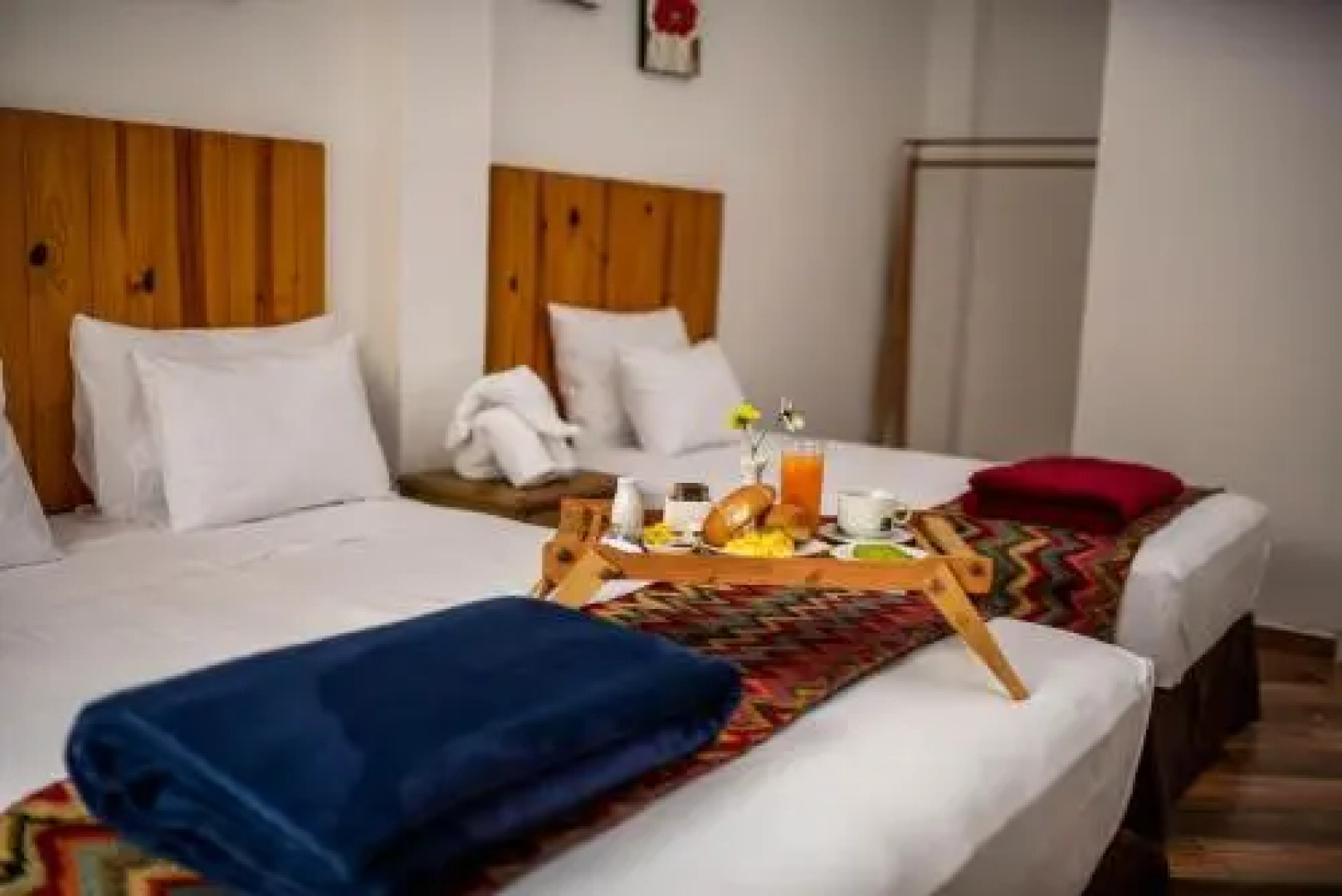 El Encanto Lodge & Suites