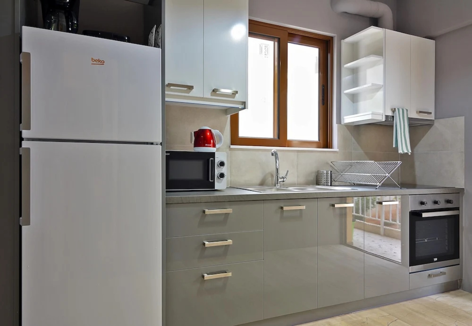 Thetidos Minimal Modern Apartment