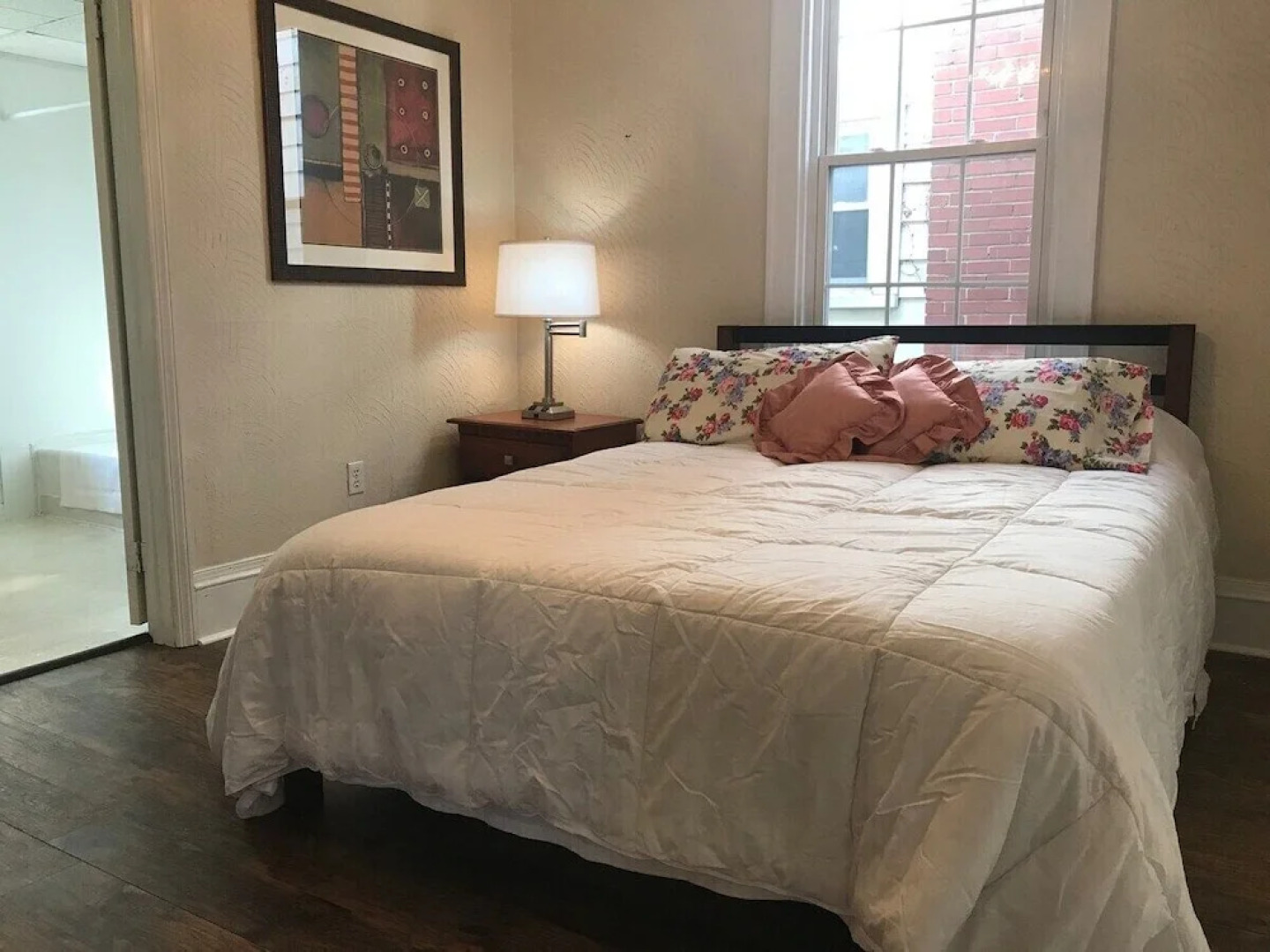 King and 2 Queens 55 Smart tv