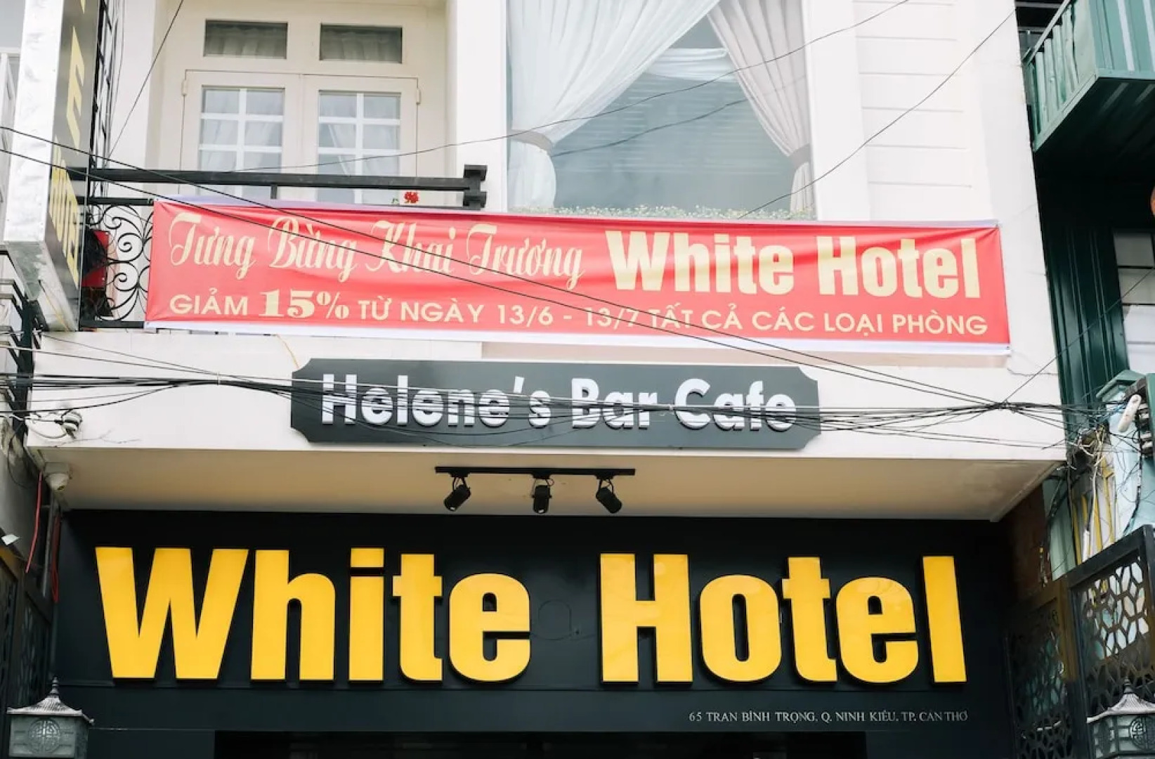 White Hotel - Hostel