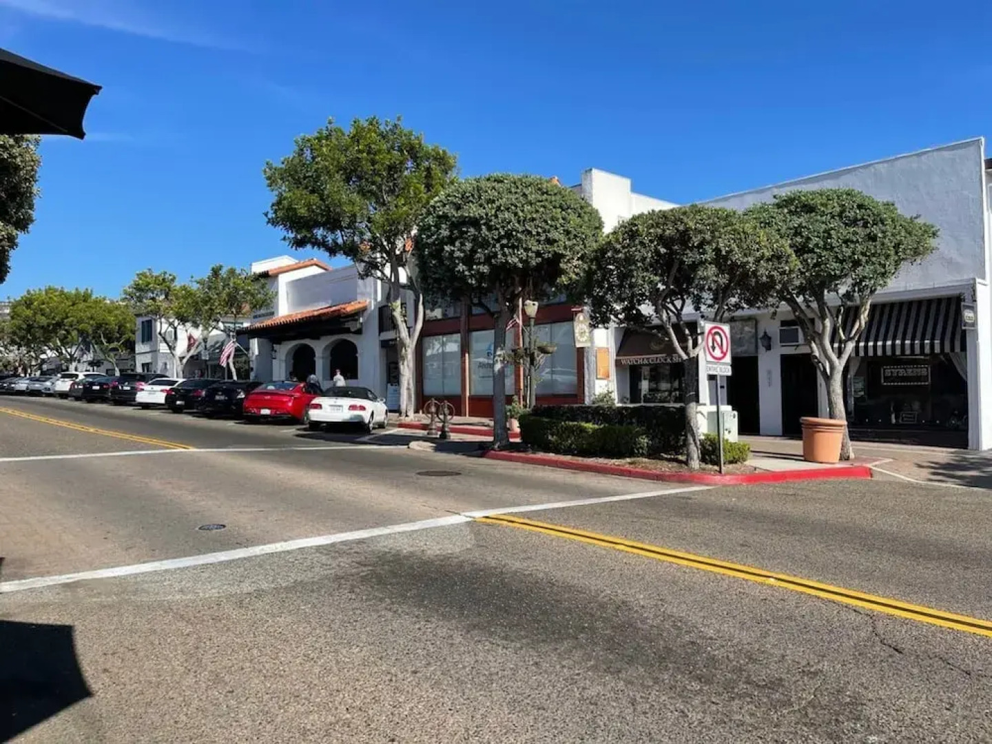 Walk to Beach - King Apt In 1 Area - AB