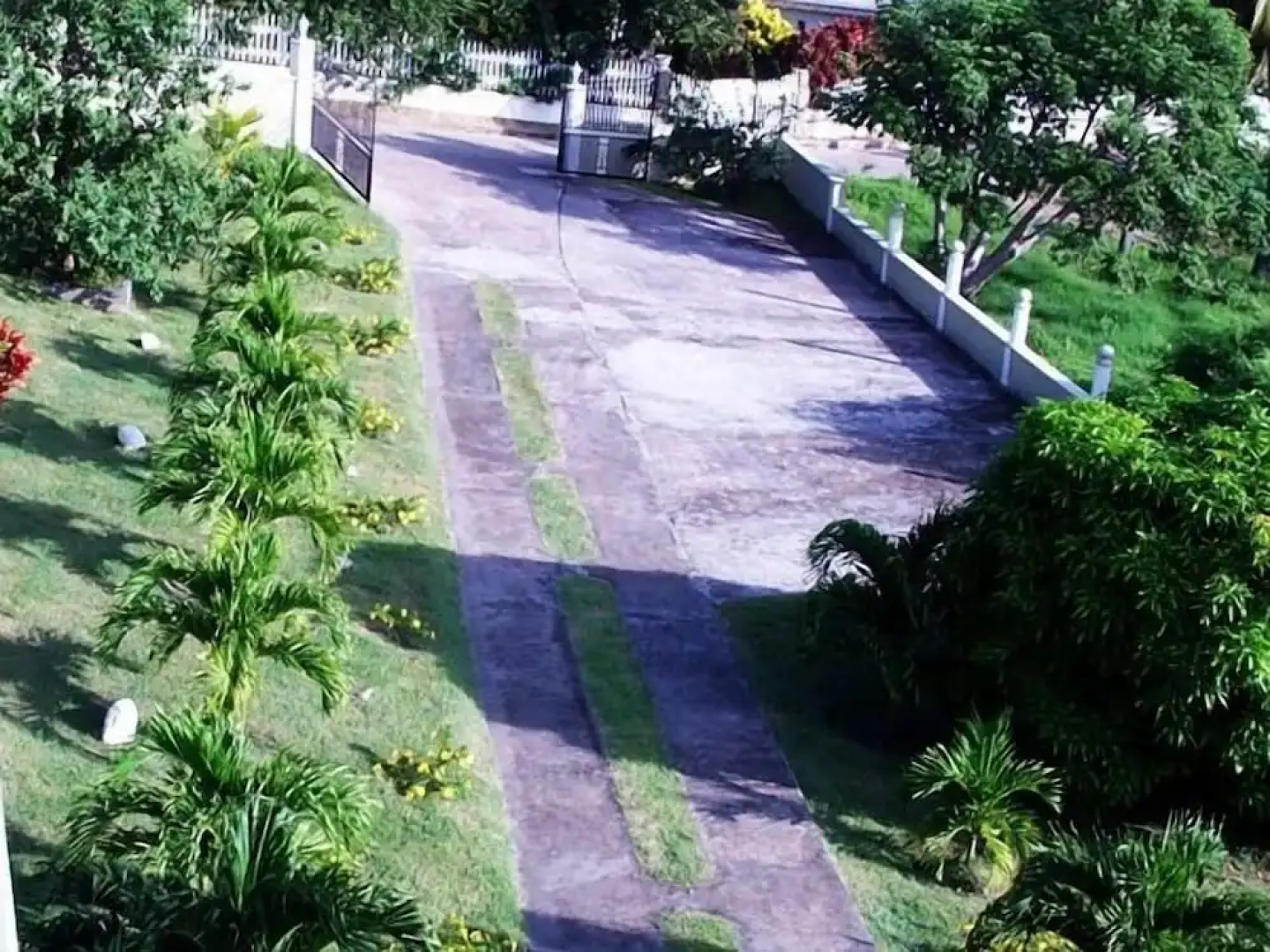 Island inn Apartments