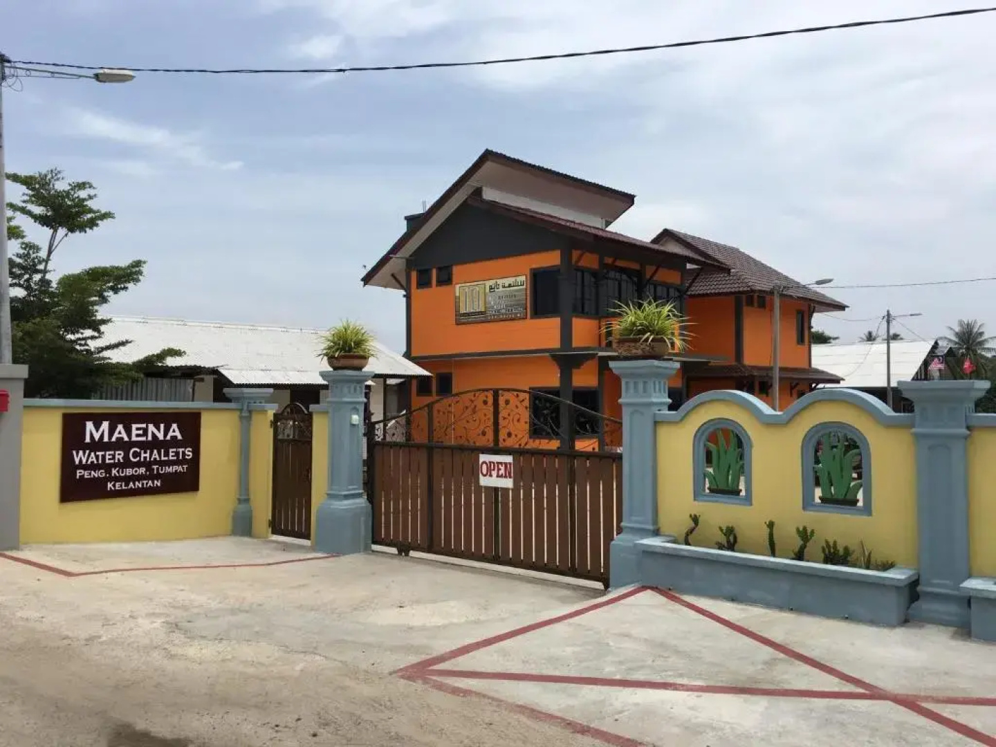 Maena Water Chalets