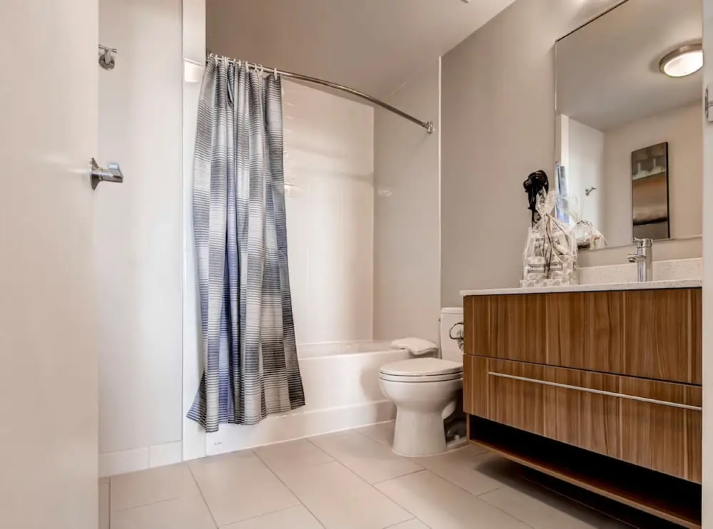 Global Luxury Suites at Boston Common