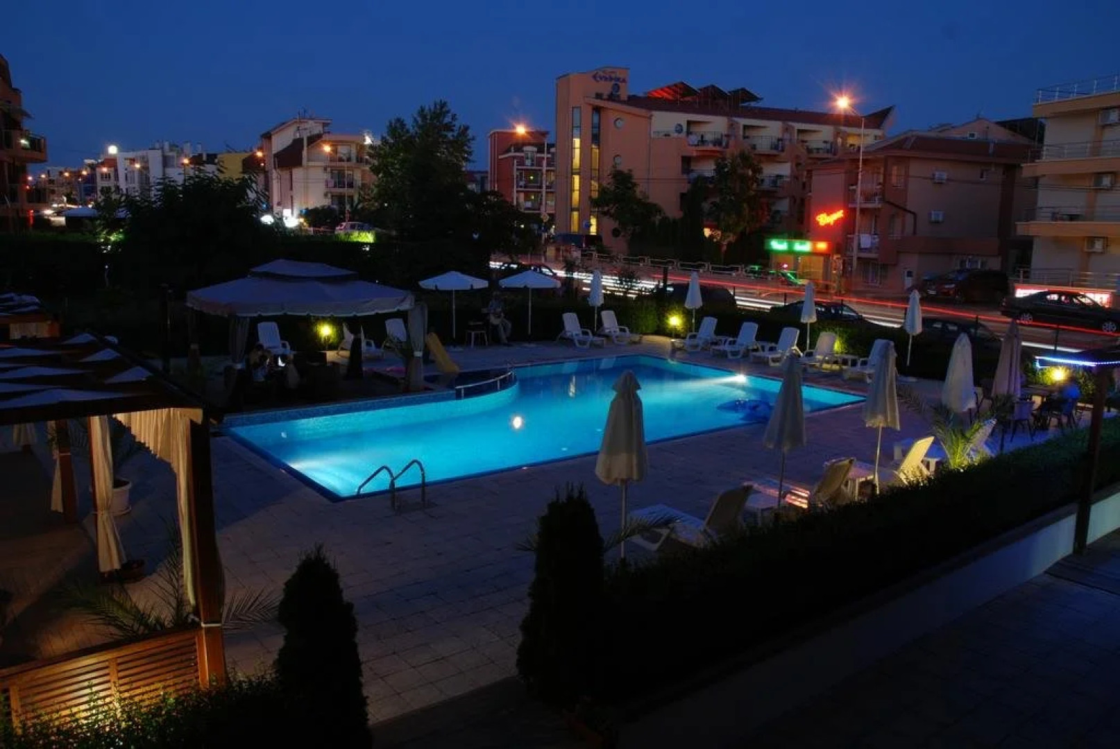 Sunny House Family Complex