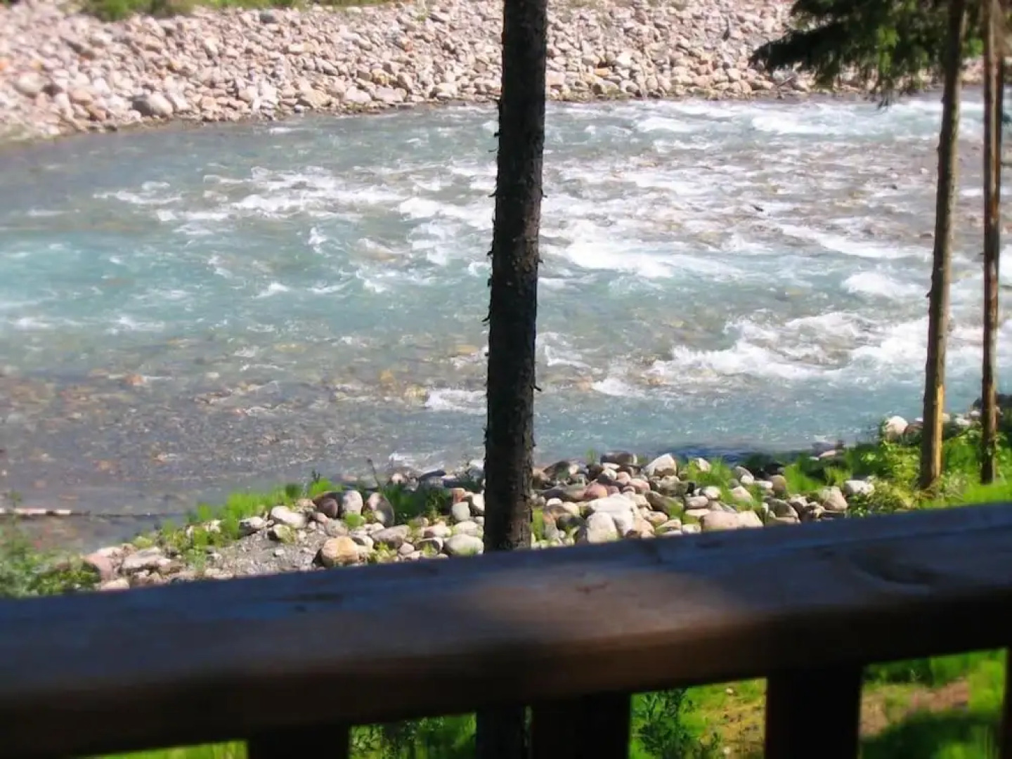 Mount Robson Mountain River Lodge