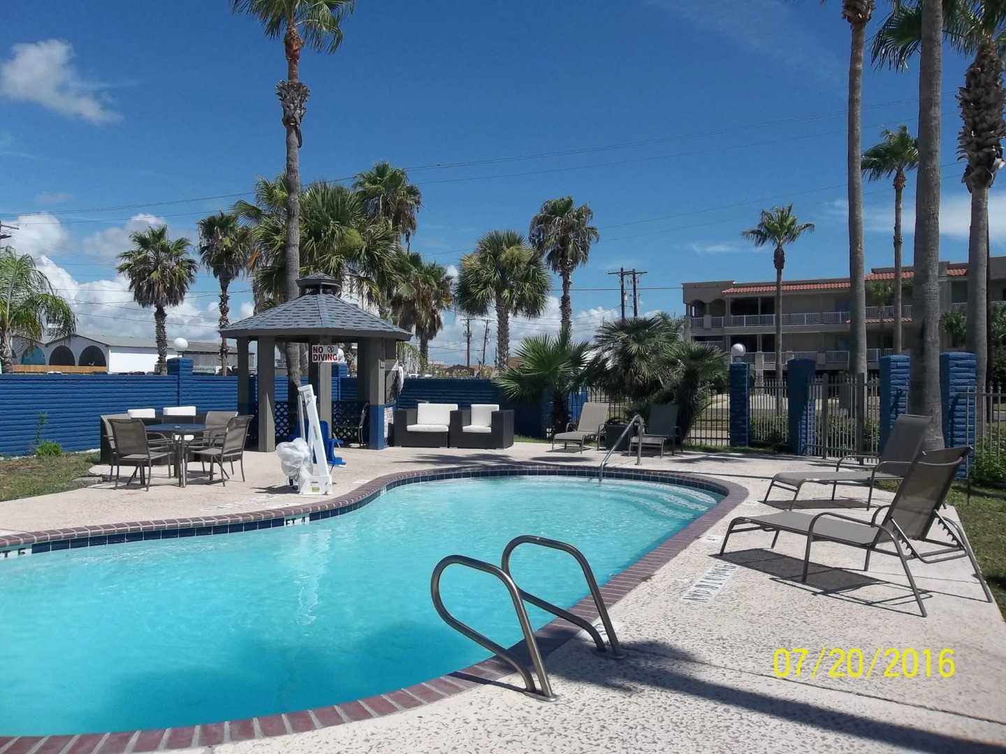 Captain's Quarters Inn