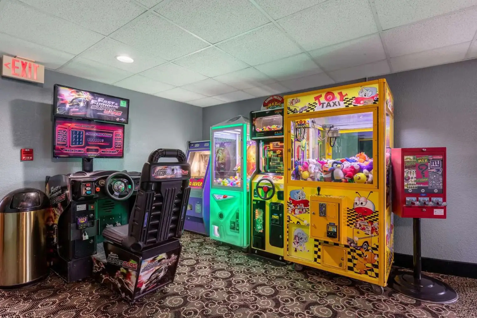 AmericInn & Suites By Wyndham Baraboo Event Center