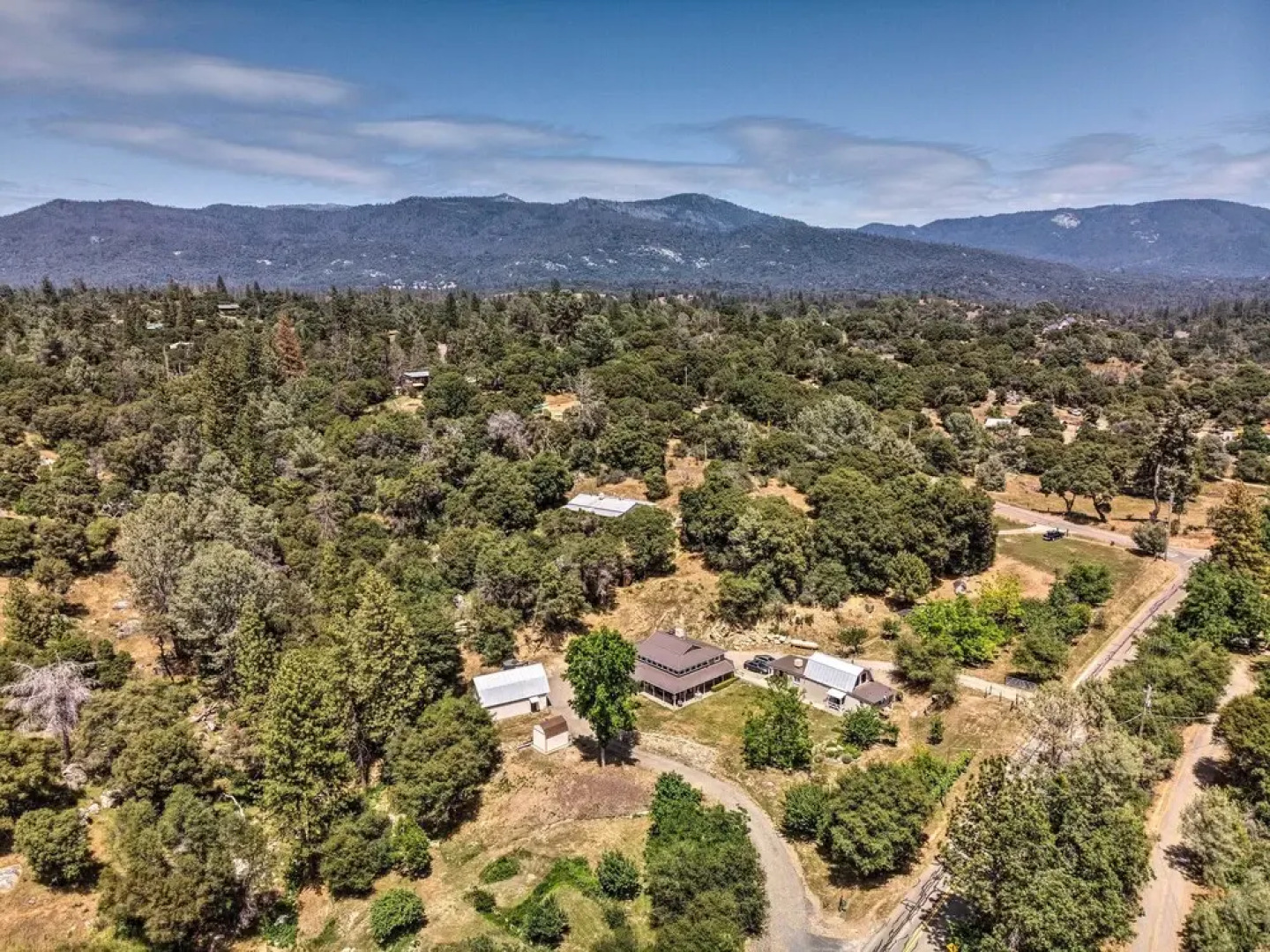 Historic Mariposa Stagecoach Stop w/ Gas Fire Pit!