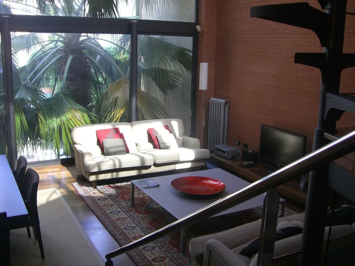 Casa con piscina y BBQ en centro ciudad