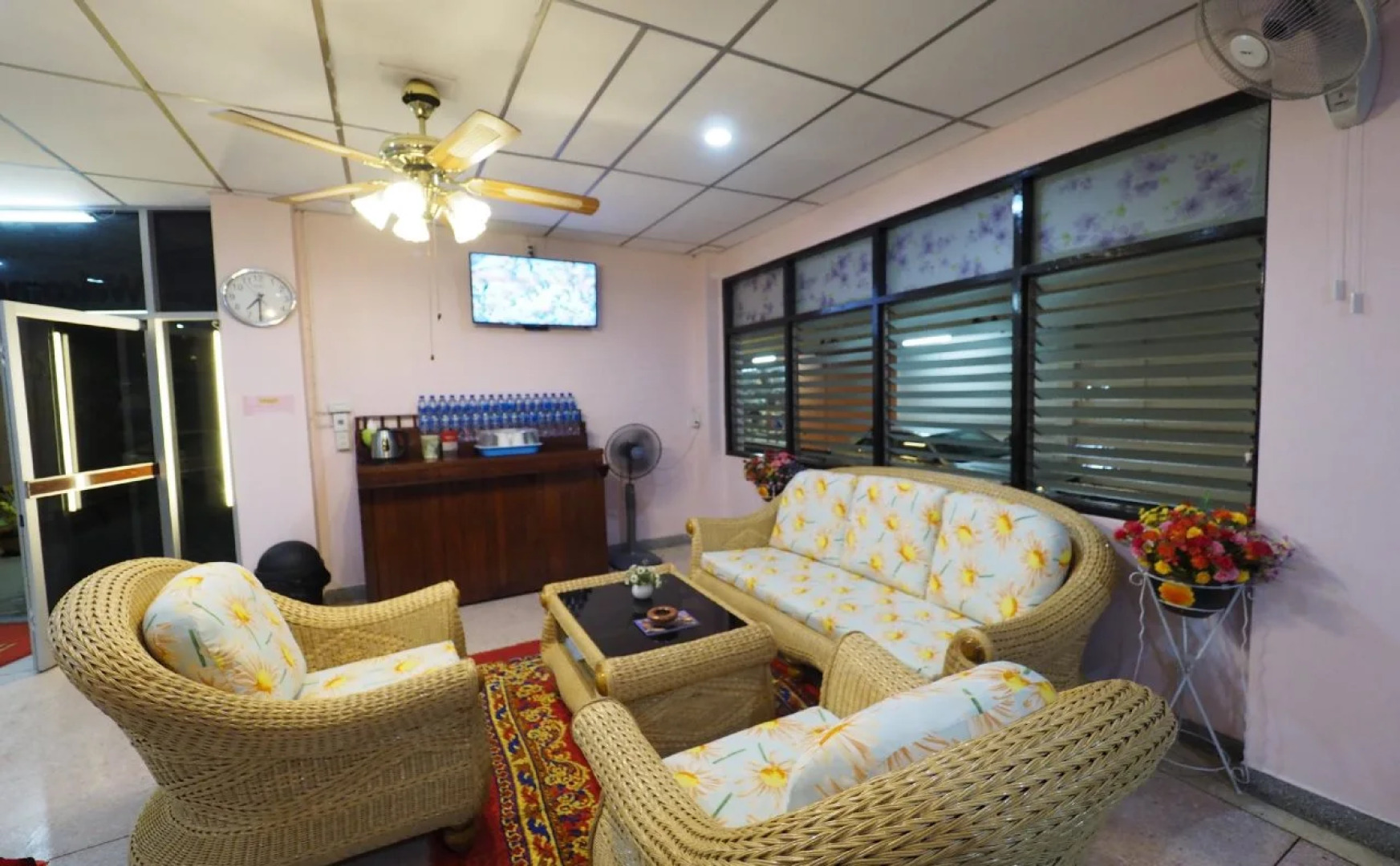 Royal Land Mae Klong Hotel