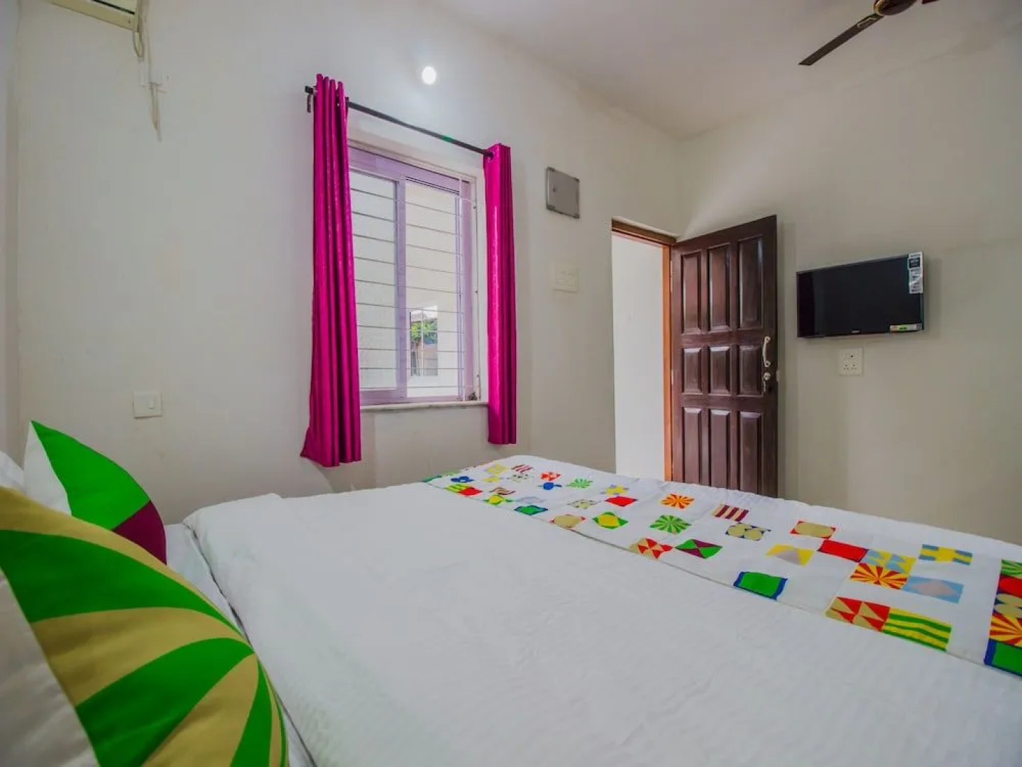 OYO 13098 Home Cozy Studio Near Uddo Beach