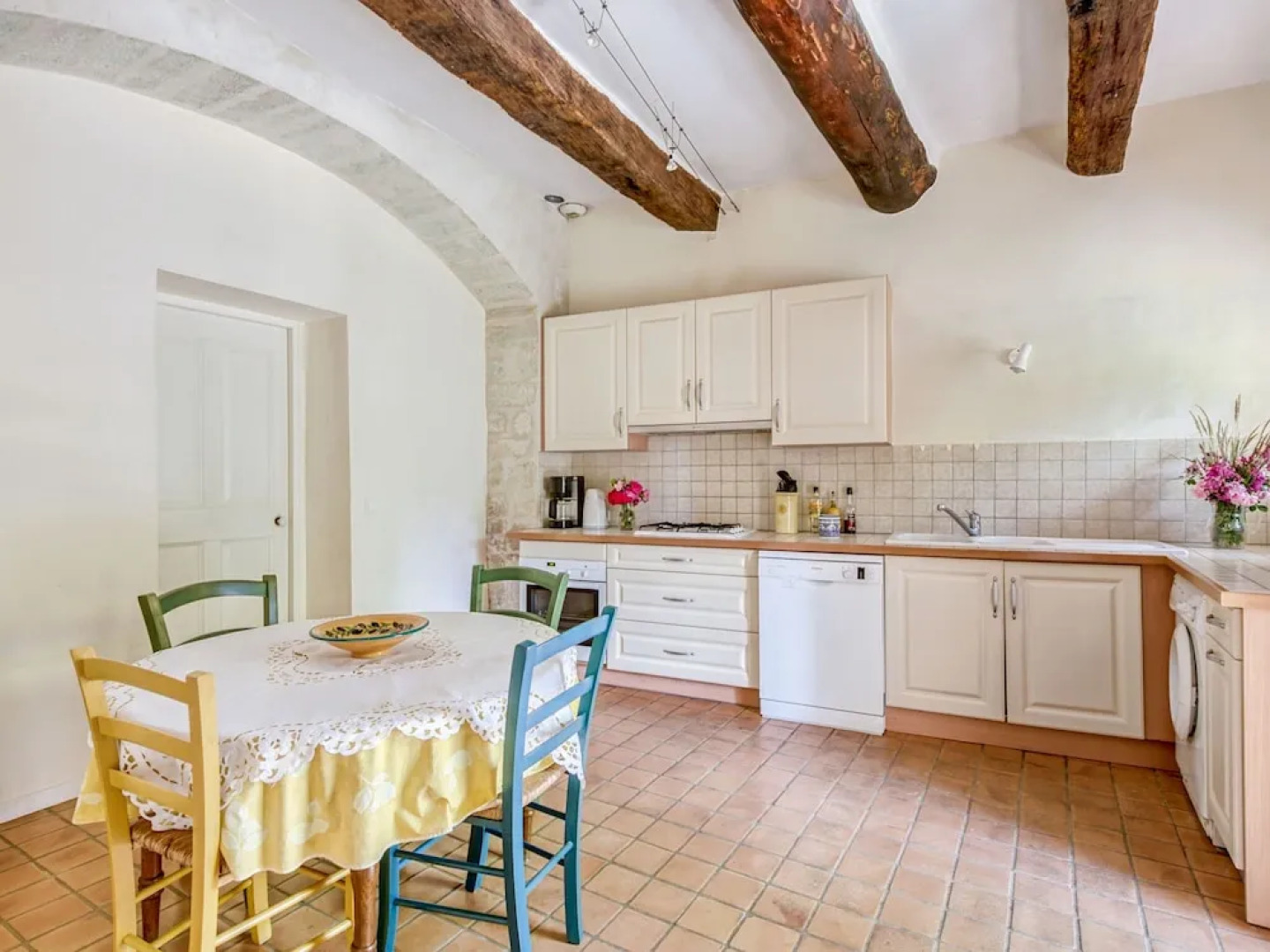 Quaint Holiday Home in Rustrel With Swimming Pool