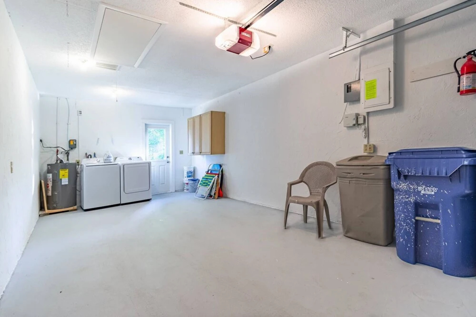 Mova Poolside Escape