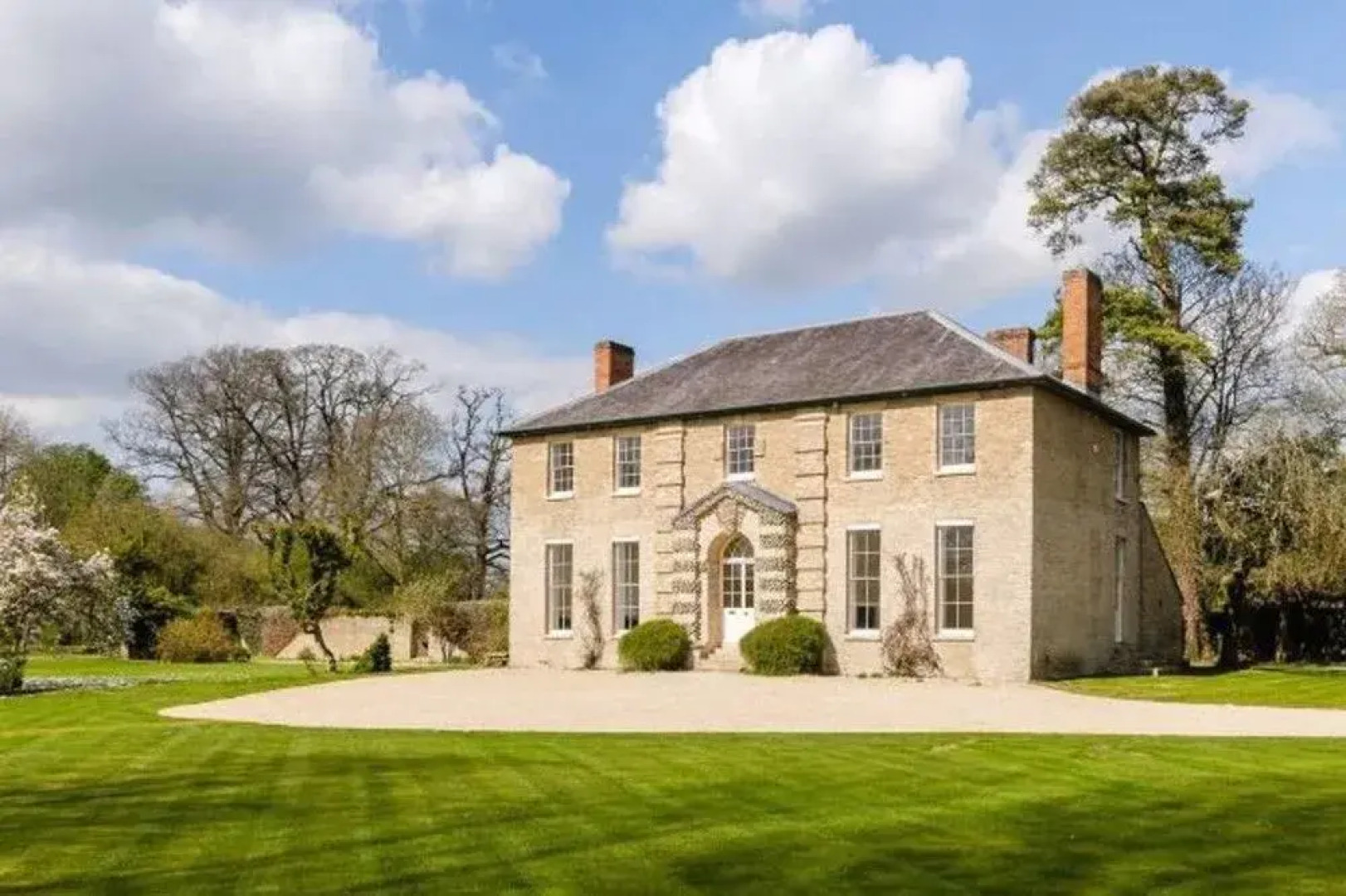 The Modern Duke’s Retreat - Stunning 6BDR Manor Guest House