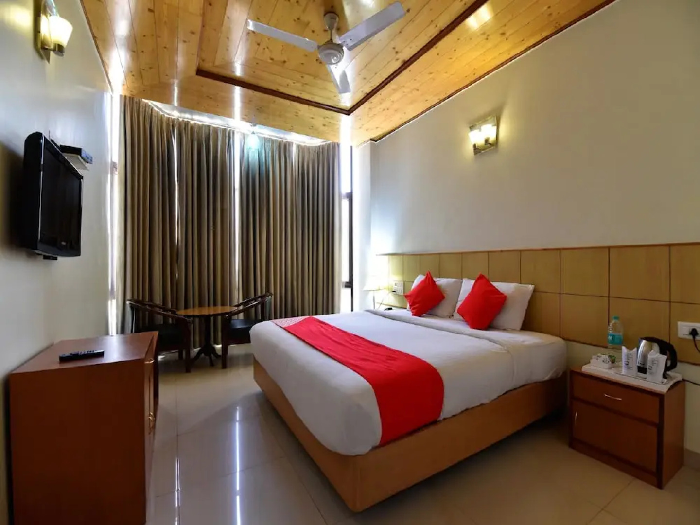 OYO 1492 Hotel Broadway Inn