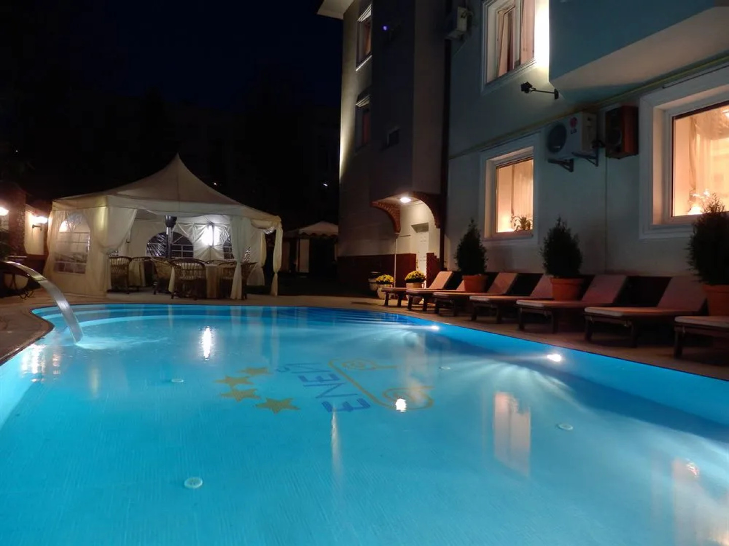 Отель «Эней»