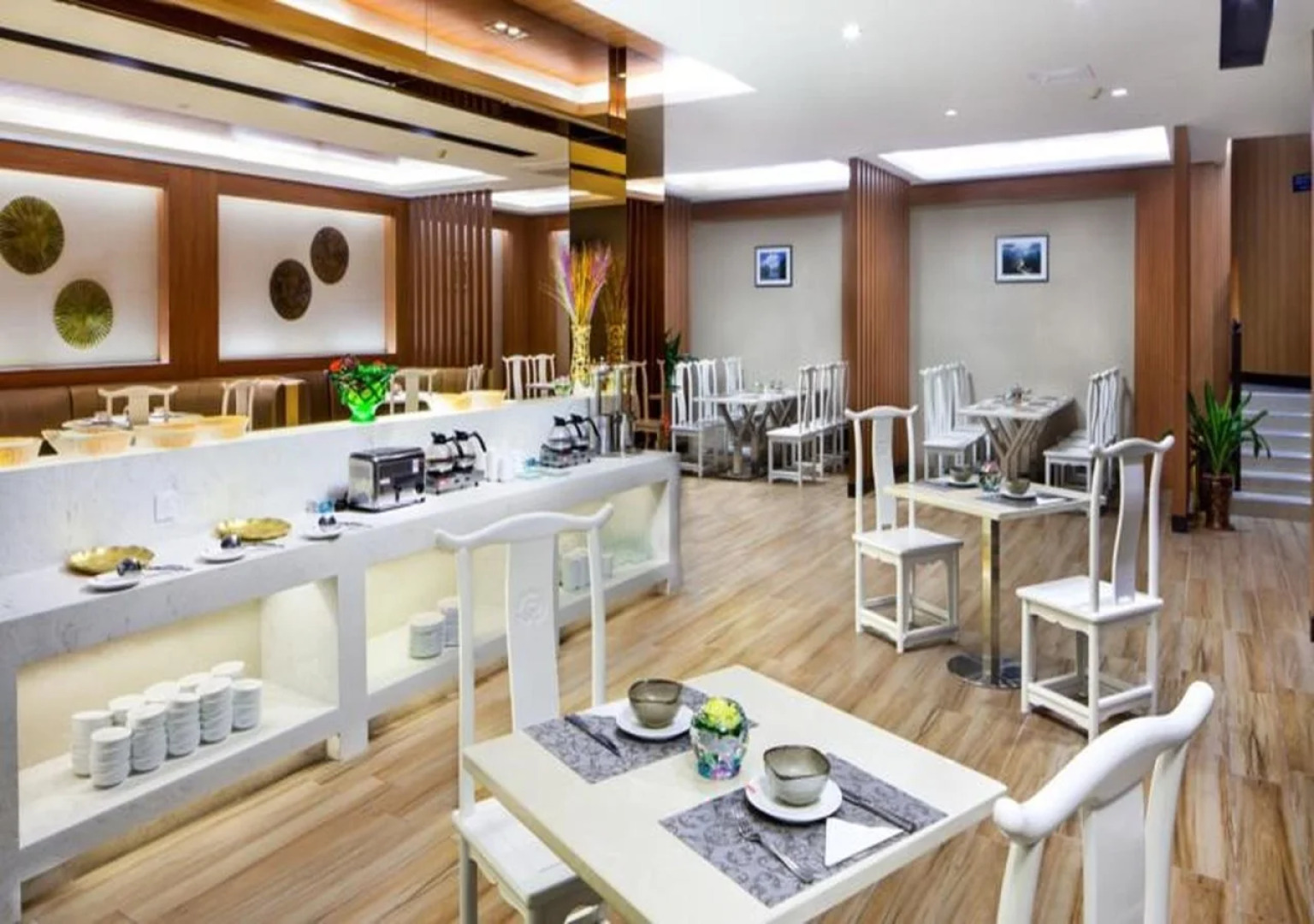 Elephant Trunk Hill Hotel