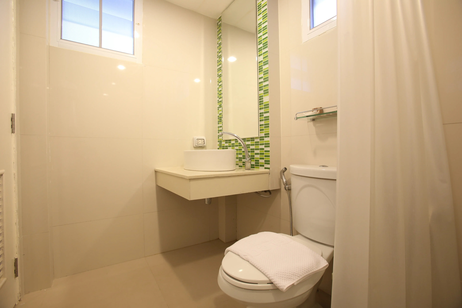 Bangsaen Heritage Hotel