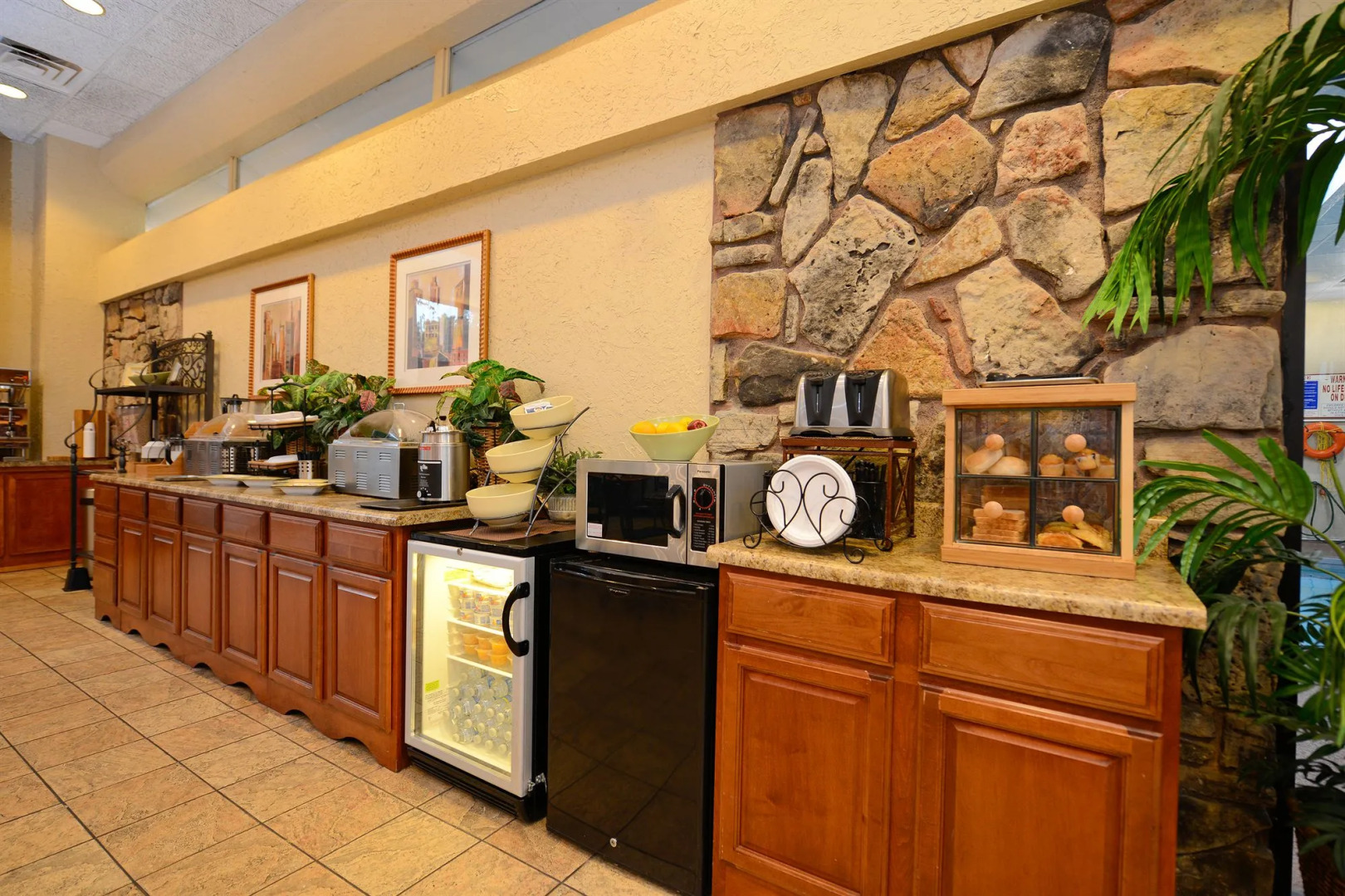 Best Western Plus Landing View Inn & Suites