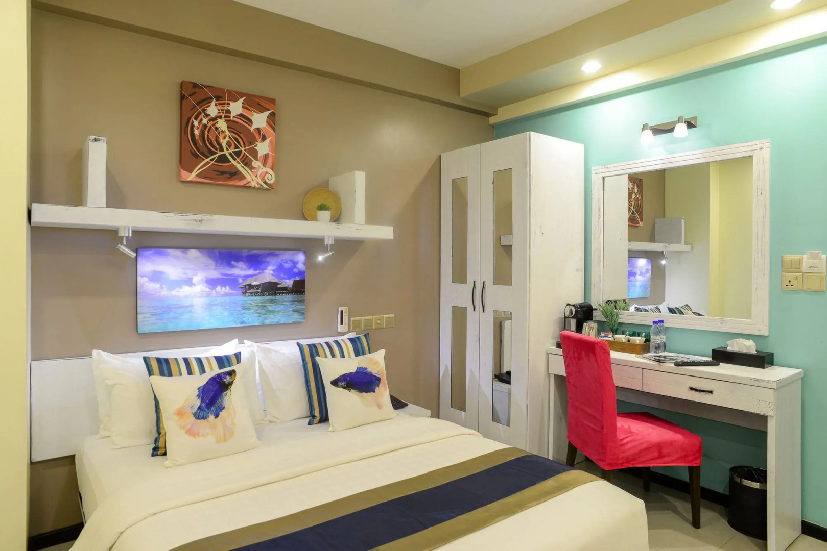 Laze by Somerset Inn