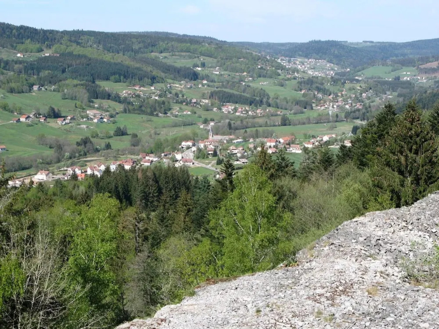 Wooden Chalet With a Washer, Near a Lake