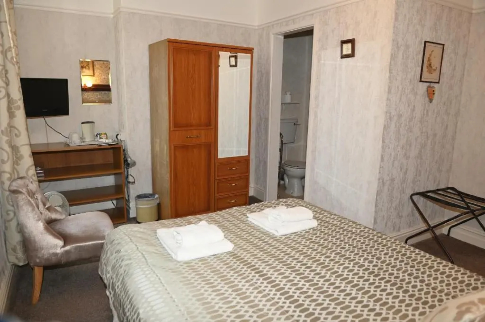 Brynhyfryd Guest House