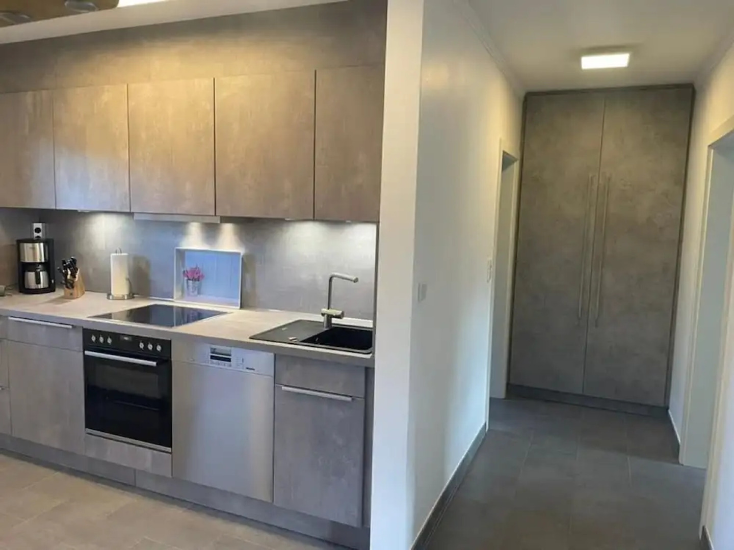 Bente Modern Retreat