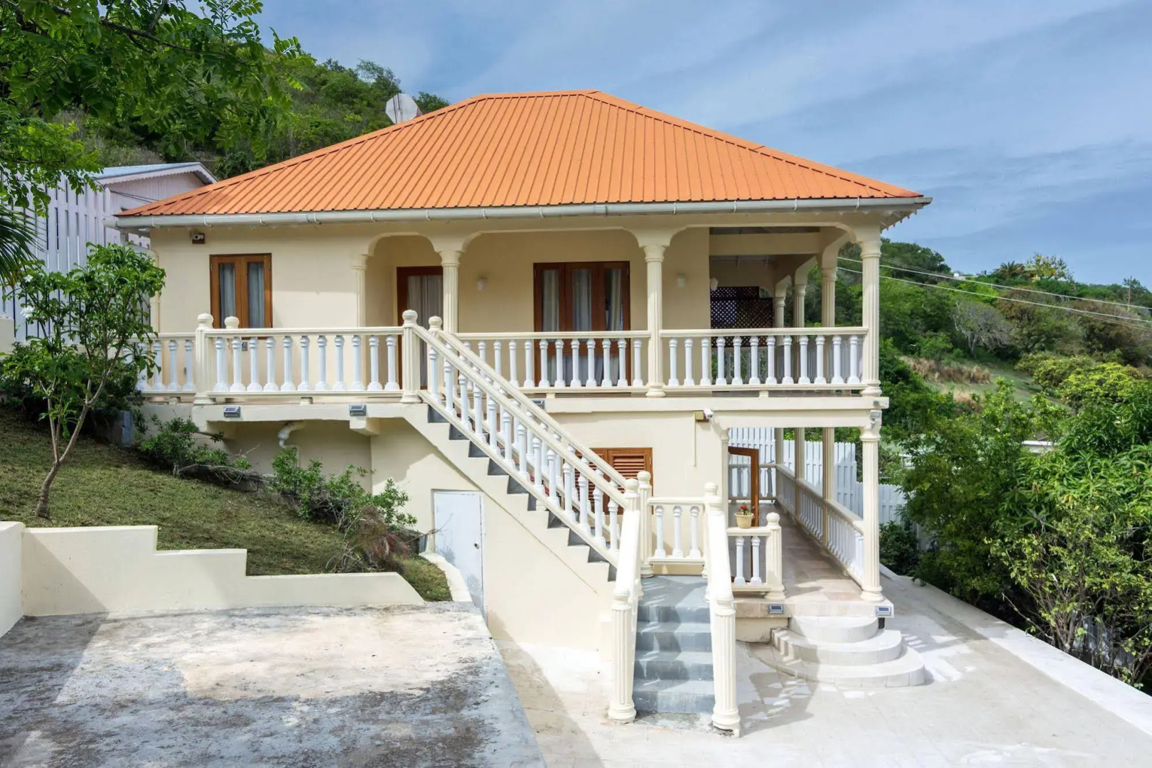 Sandrati Villa