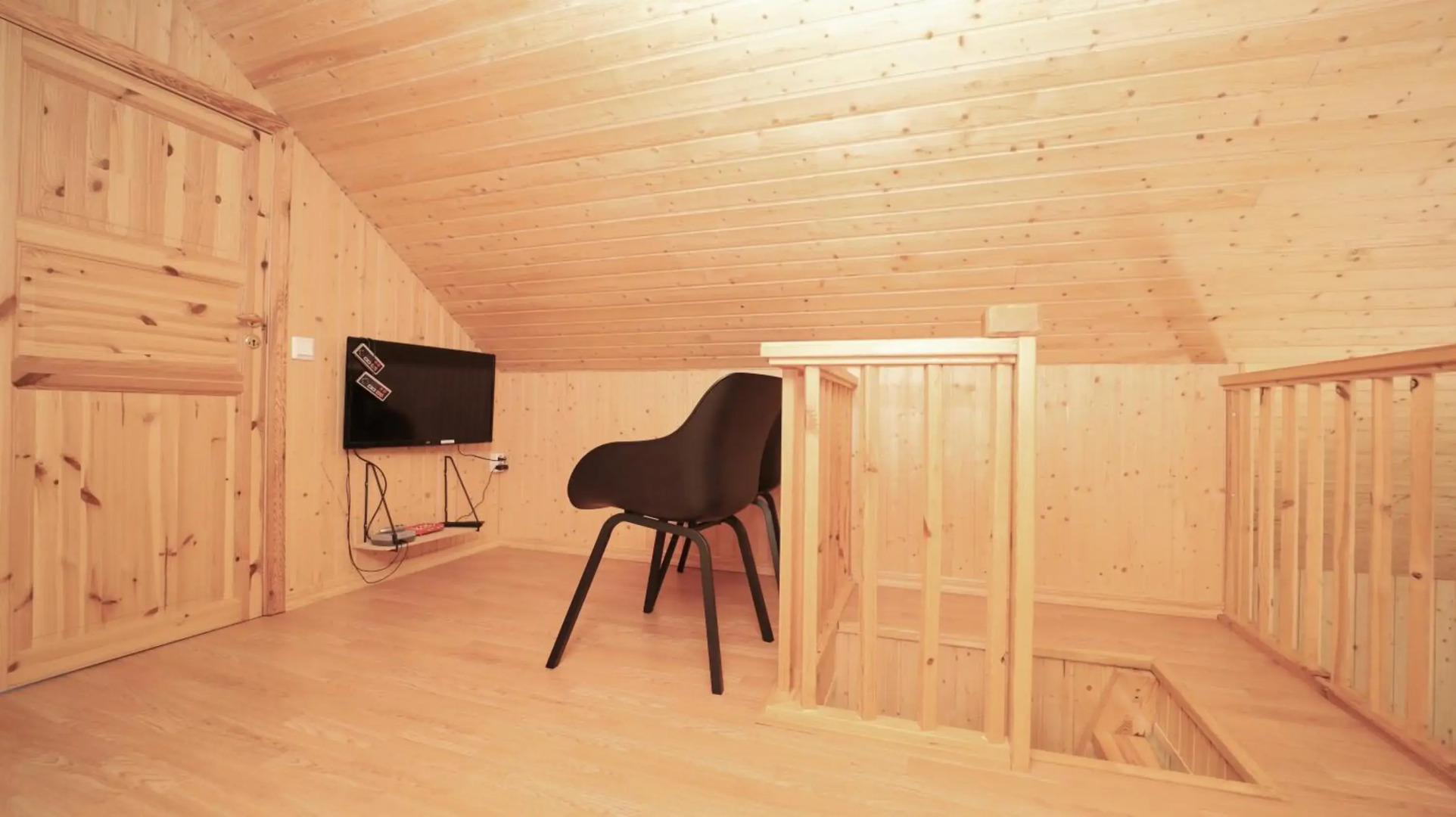 Dixon Cabin nr. 7 / Dixon sumarhús nr. 7 @Kirkjubraut