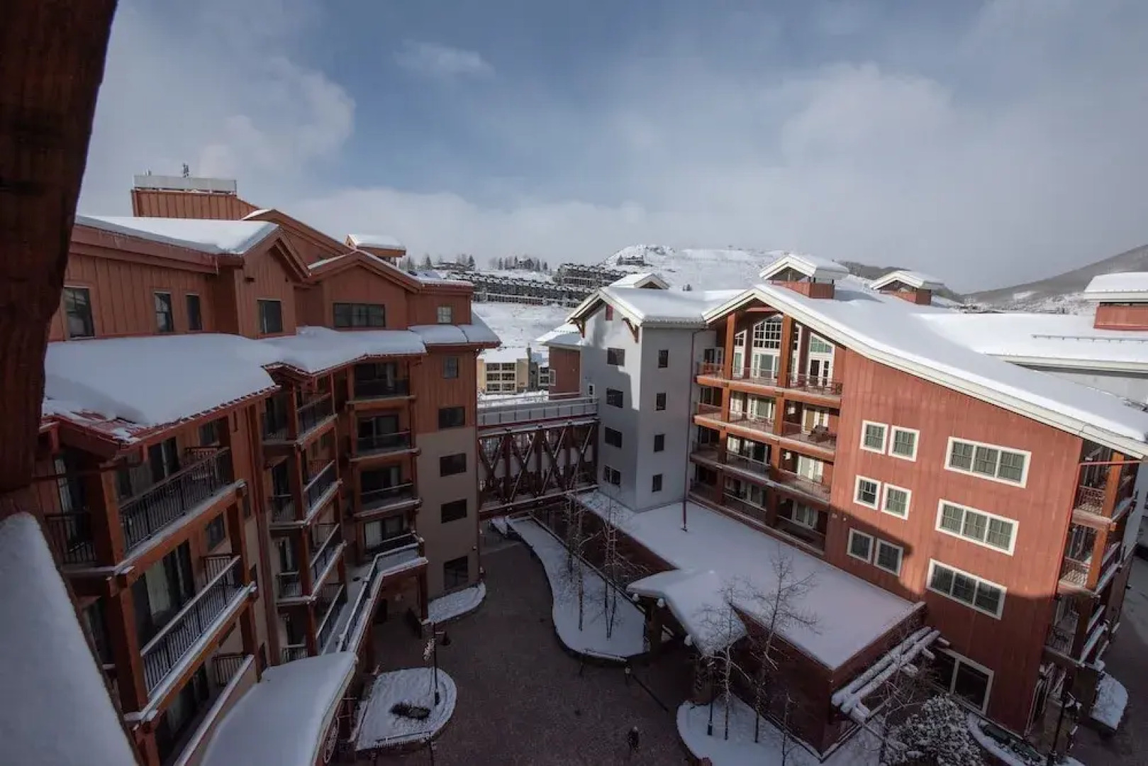 Top Floor 2 Bedroom In Mountaineer Square- Slopeside Condo - No Cleaning Fee! by RedAwning