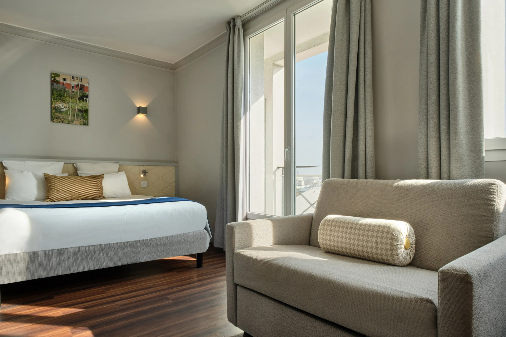 Hotel Atrium by HappyCulture