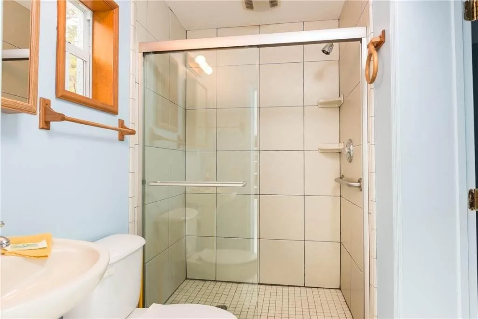 Rialto Mansion - Six Bedroom Home