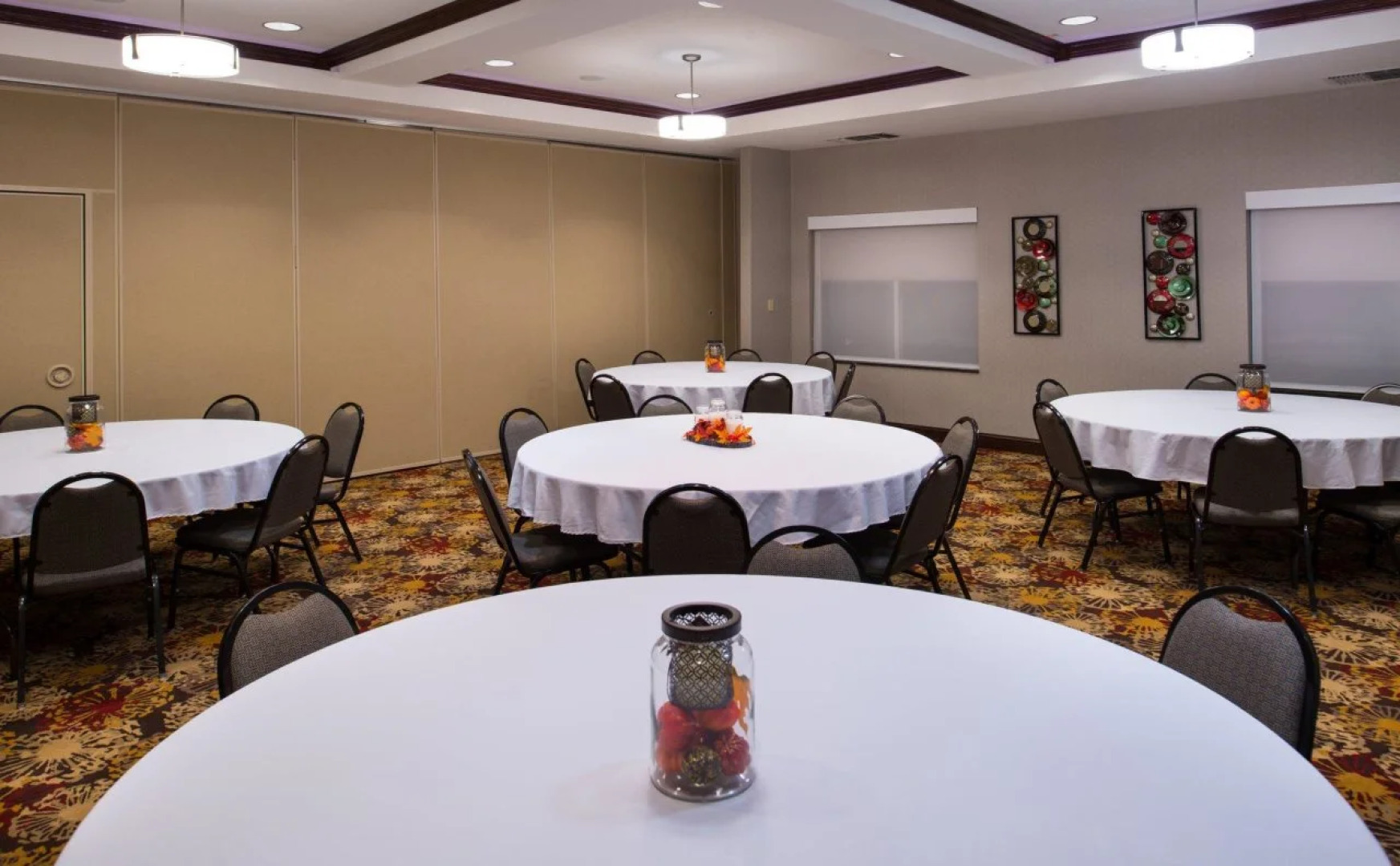 Holiday Inn Express Hotel & Suites Pittsburg by IHG
