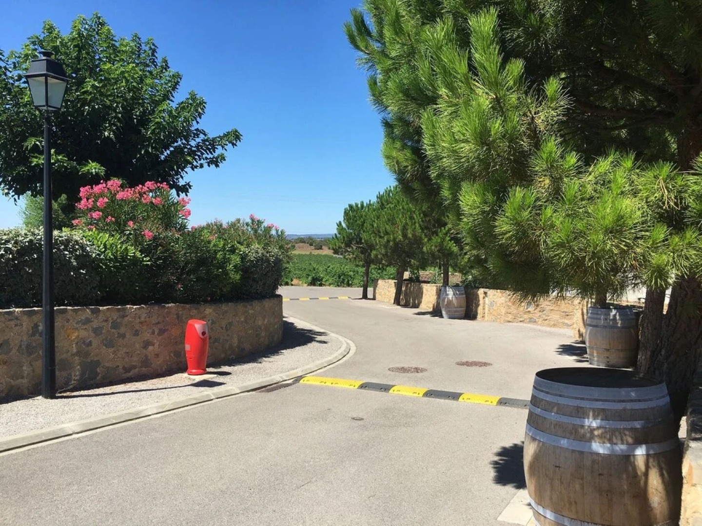 Villa with air-con, heated pool, jacuzzi, fenced garden and kids play equipment