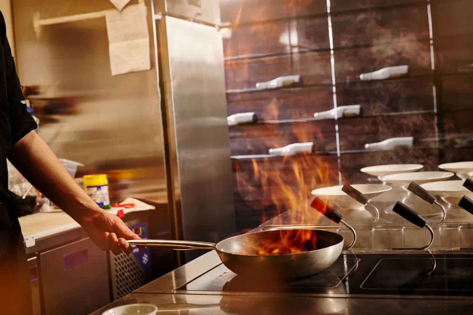 MAANJA Lake Front Suite and Restaurant