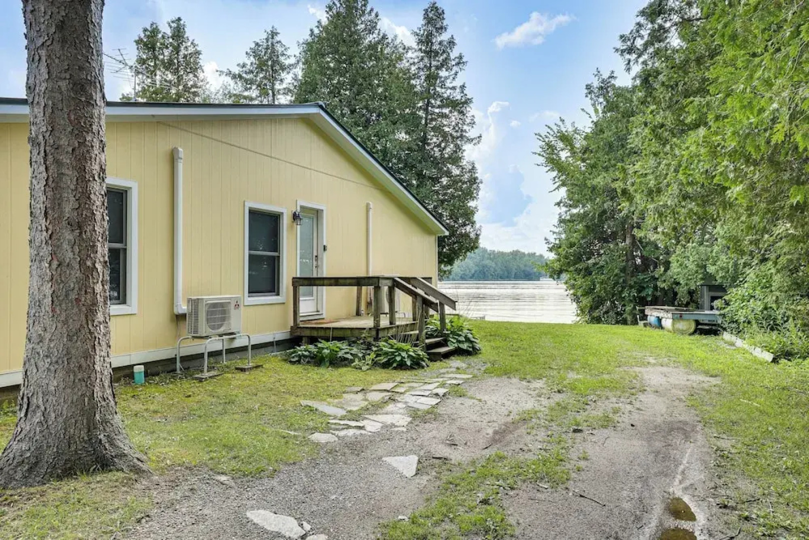 Waterfront North Hero Home w/ Screened Porch