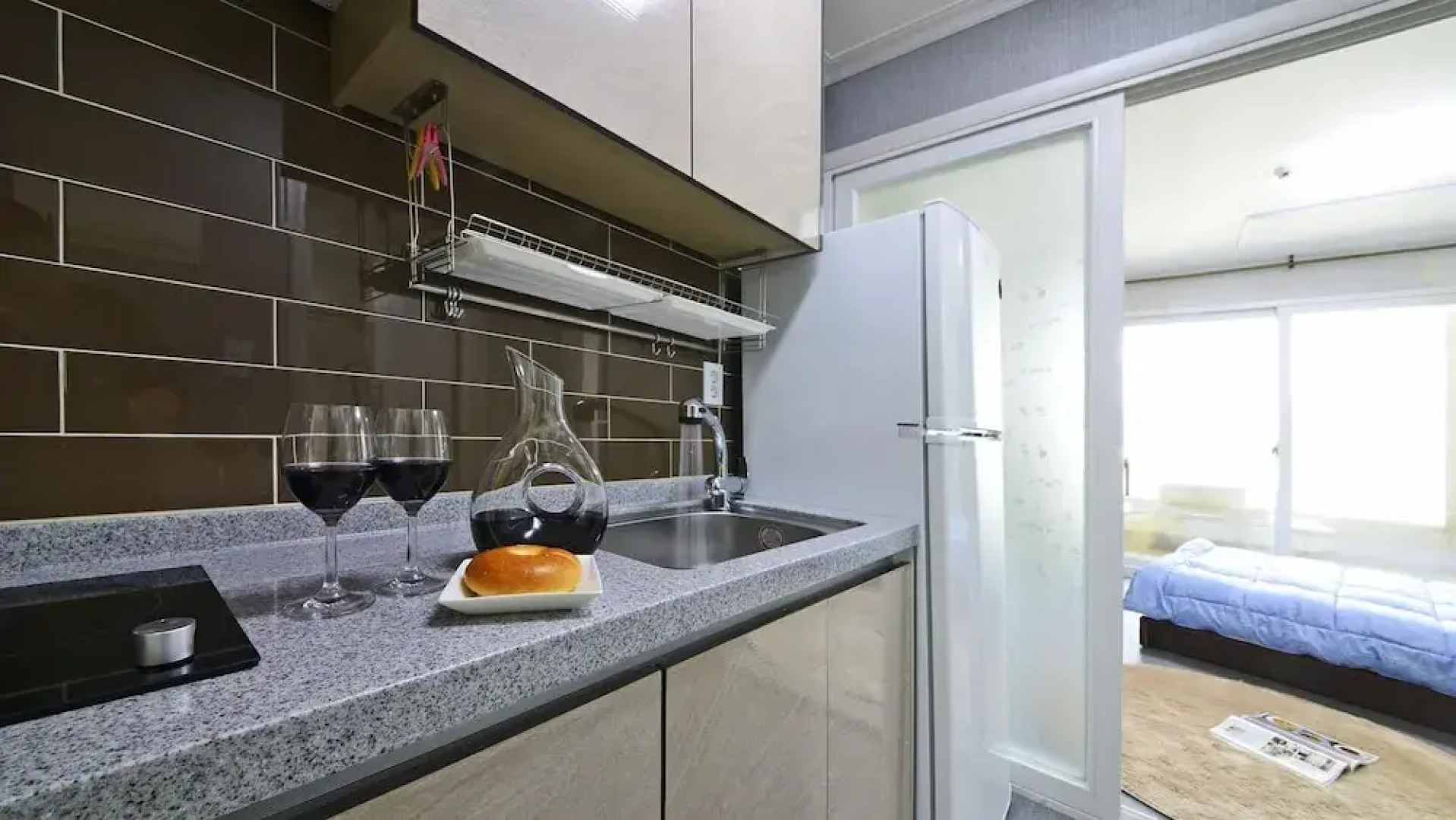 Janghohang J Story Spa Pension