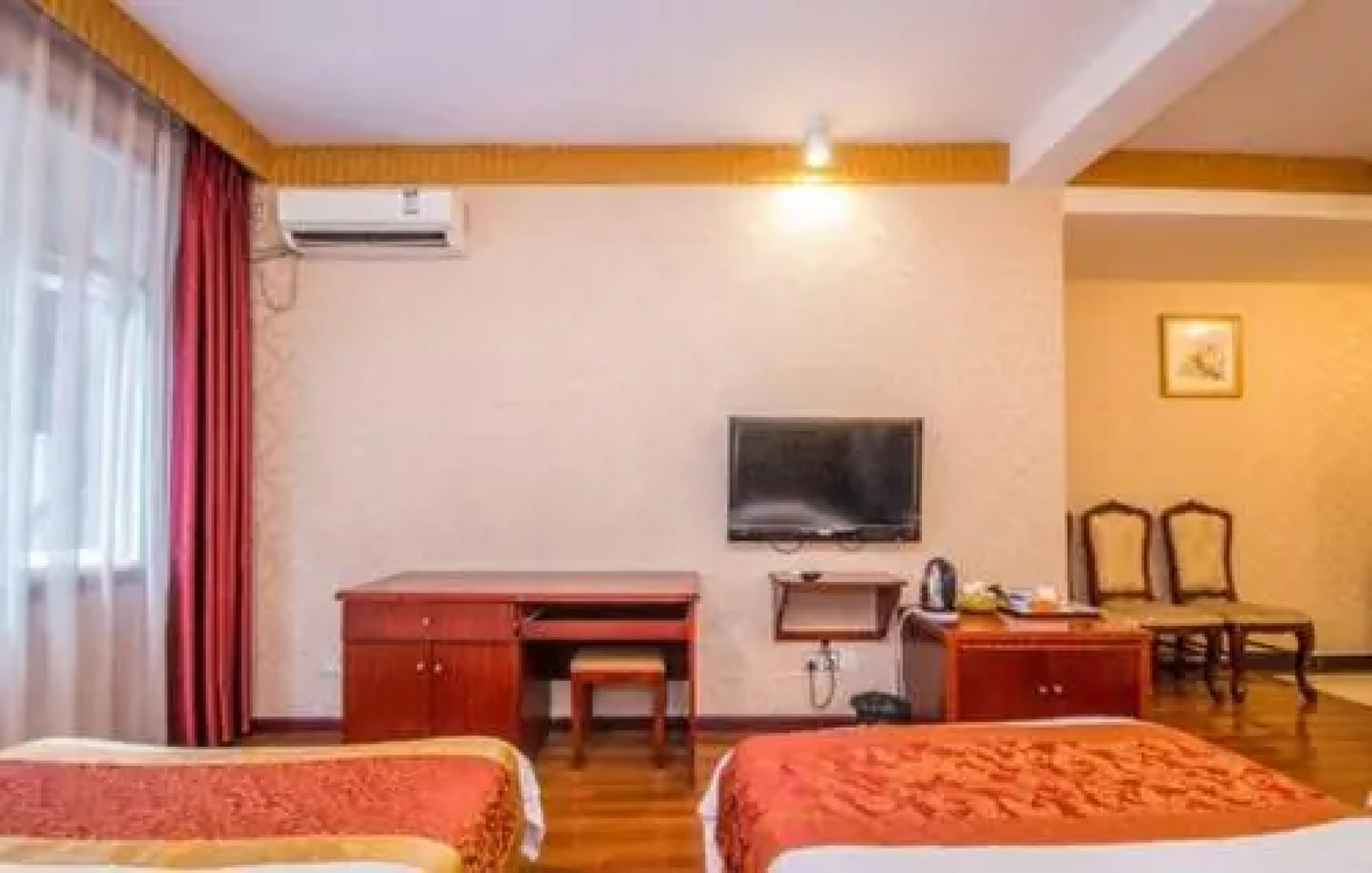 Emeishan Ziqiang Inn