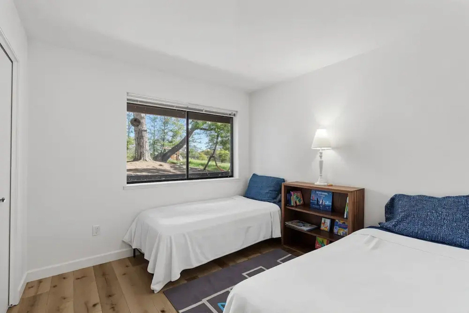 The Red House - Near Golf, Beaches & Communal Pool by Yosemite Region Resorts